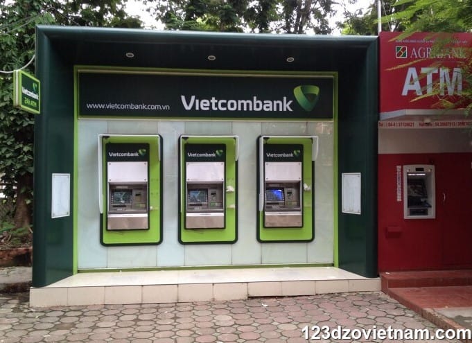 atm-vietcombank-withdraw-vietnam