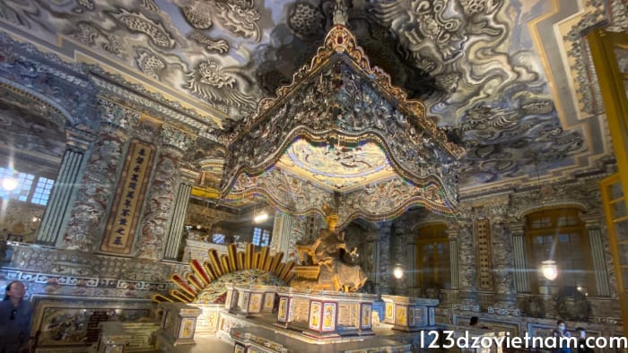 Thien Dinh Palace