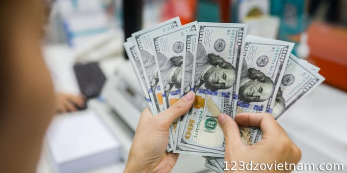 Regulations when bringing US dollars into Vietnam