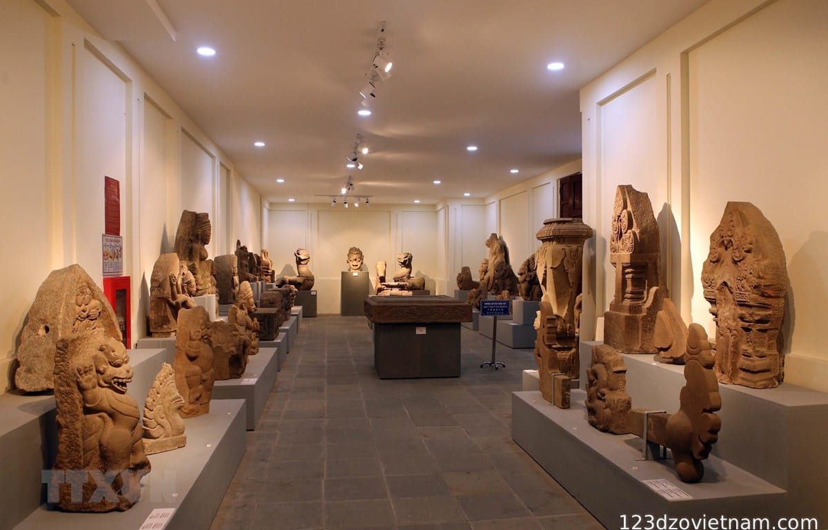 Visit museums and indoor relics