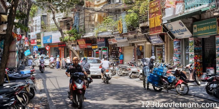 Hanoi money exchange street