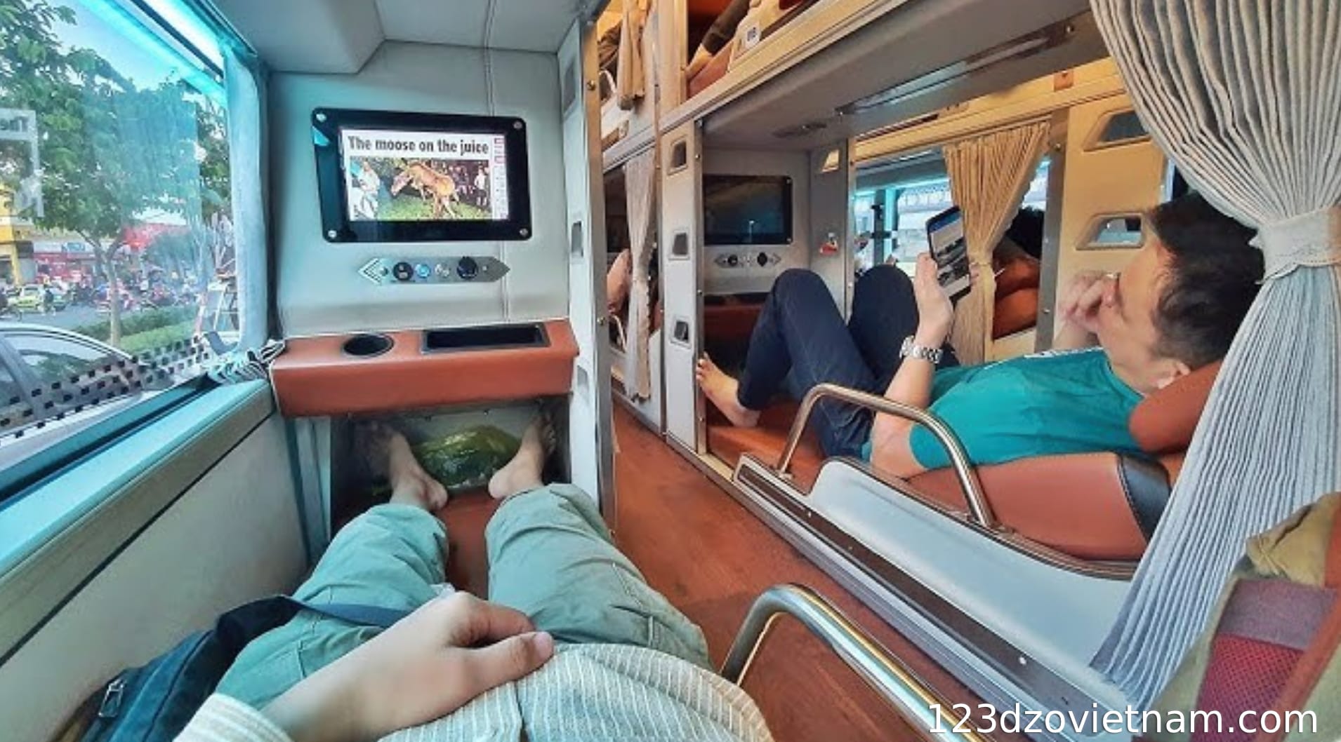 Experience of taking the bus in Vietnam