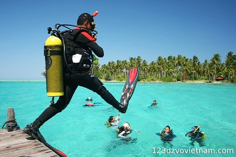 Preparing before going into the water