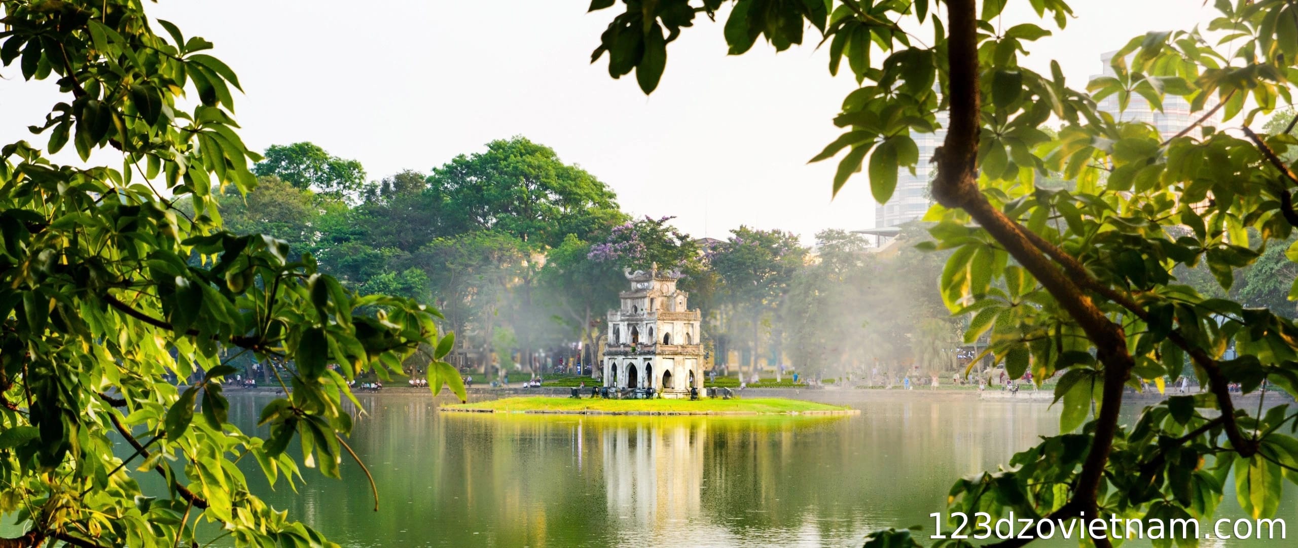 Why is it important to choose the right time when traveling to Hanoi?