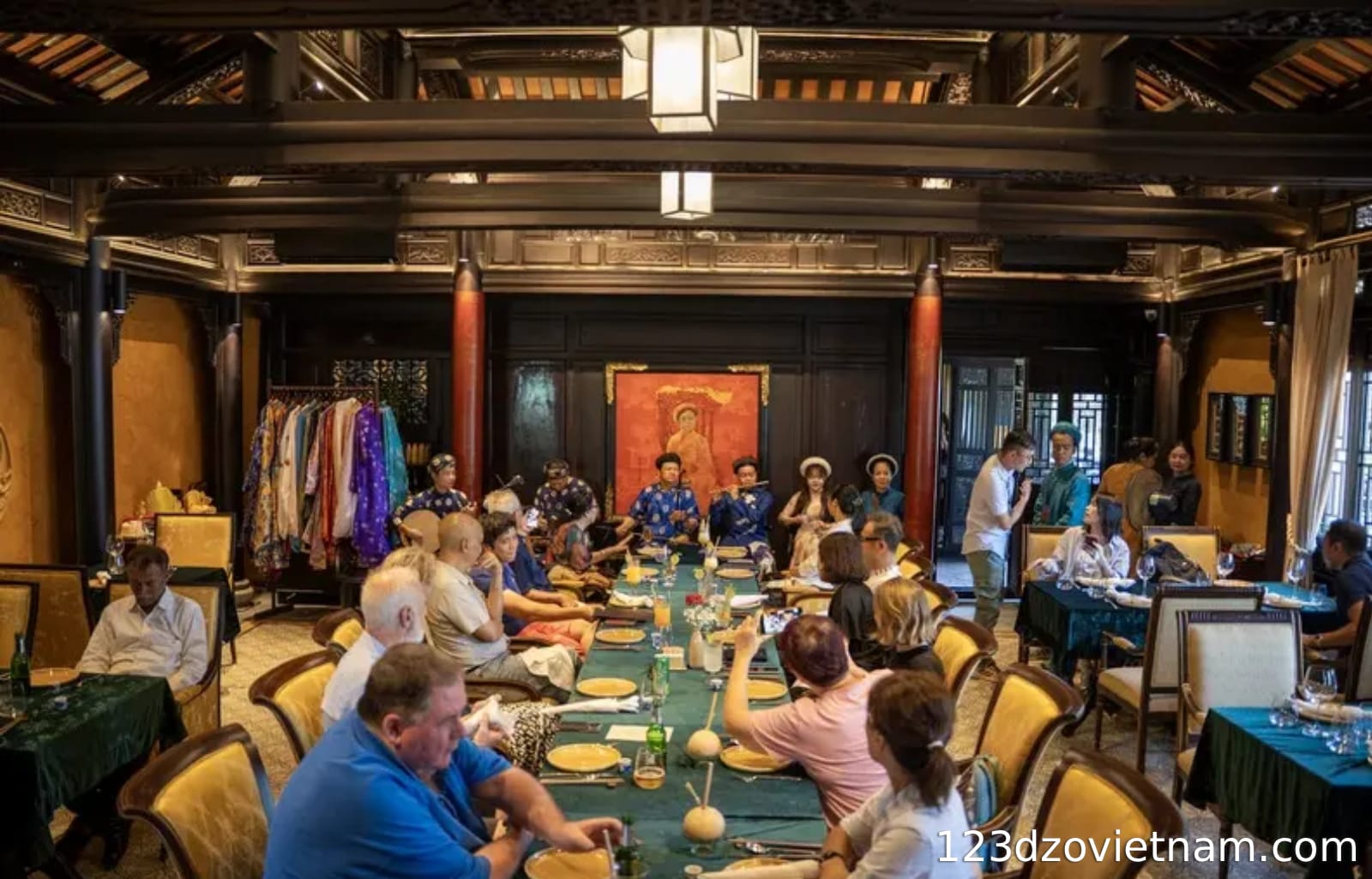 Experience listening to traditional music in Hue