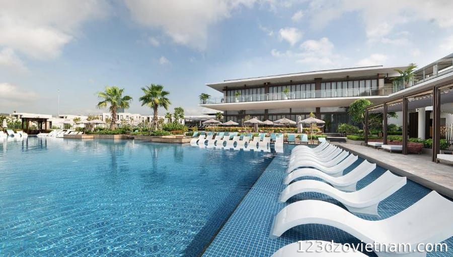 Oakwood Ha Long swimming pool