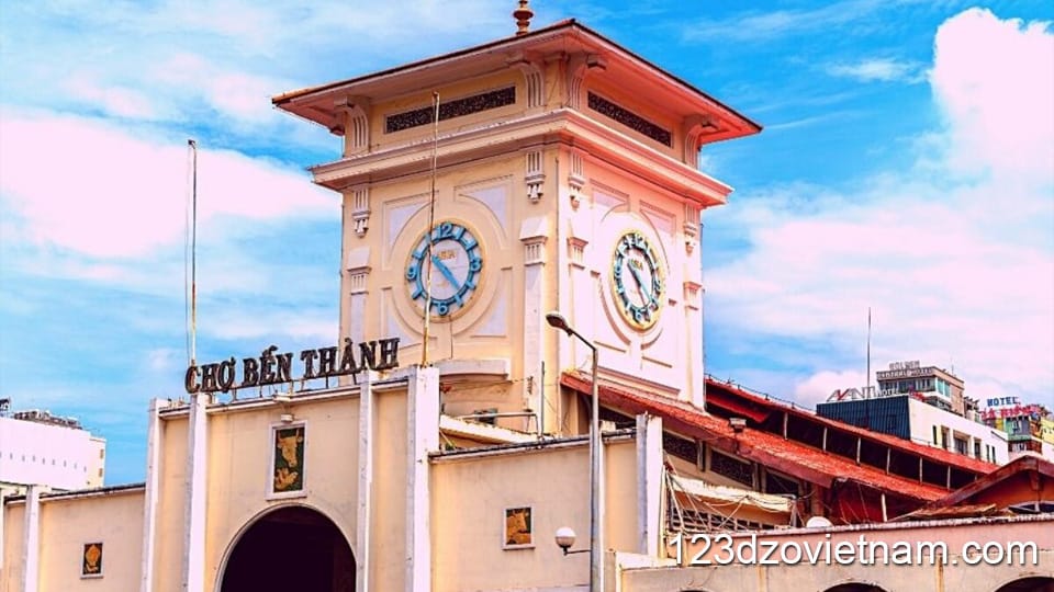 Take a stroll through Ben Thanh Market