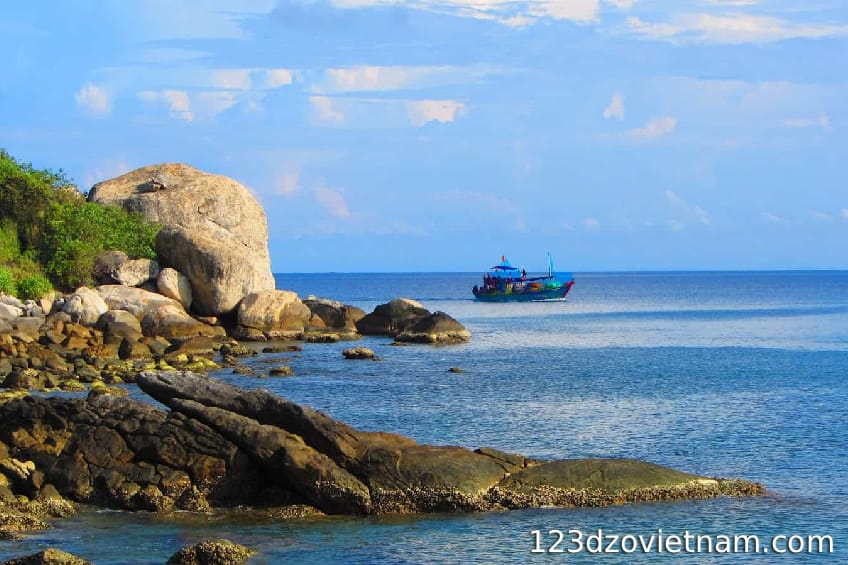 Explore Nha Phu Bay