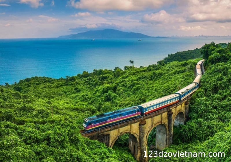 Tips for buying train tickets to get the best sea view seats