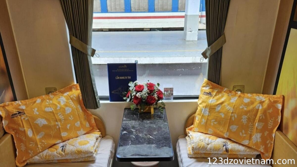 Trains SE21 & SE22 (Saigon - Da Nang)