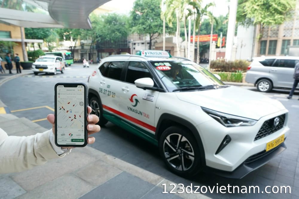 How to book a Vinasun taxi for foreigners in Vietnam