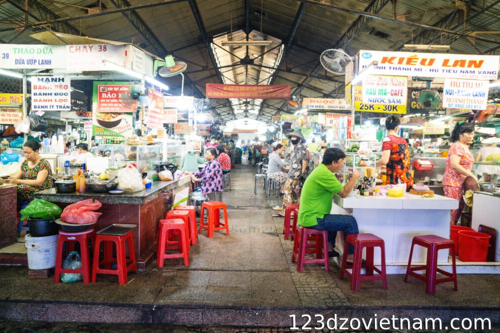 200 Xom Chieu Food Market