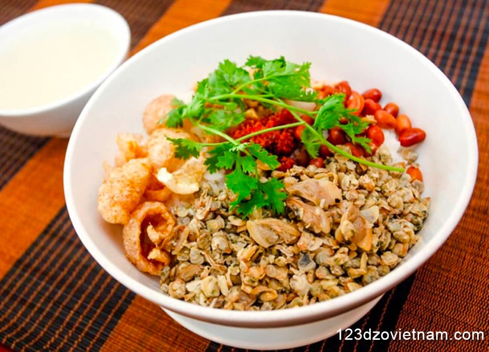 Clam rice – A famous local dish