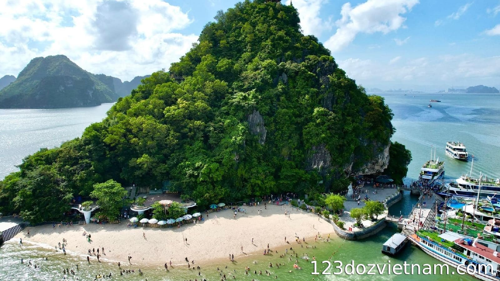 Hiking and sightseeing at Titop Island