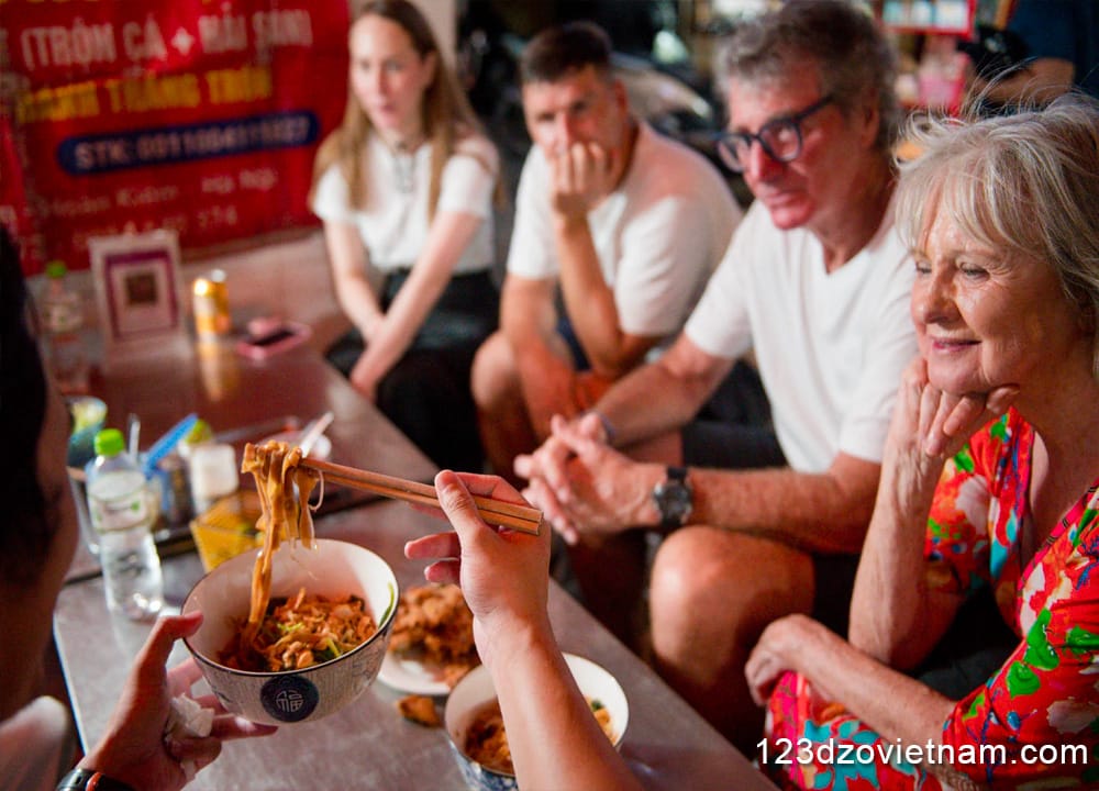Prices of food tours in Hue