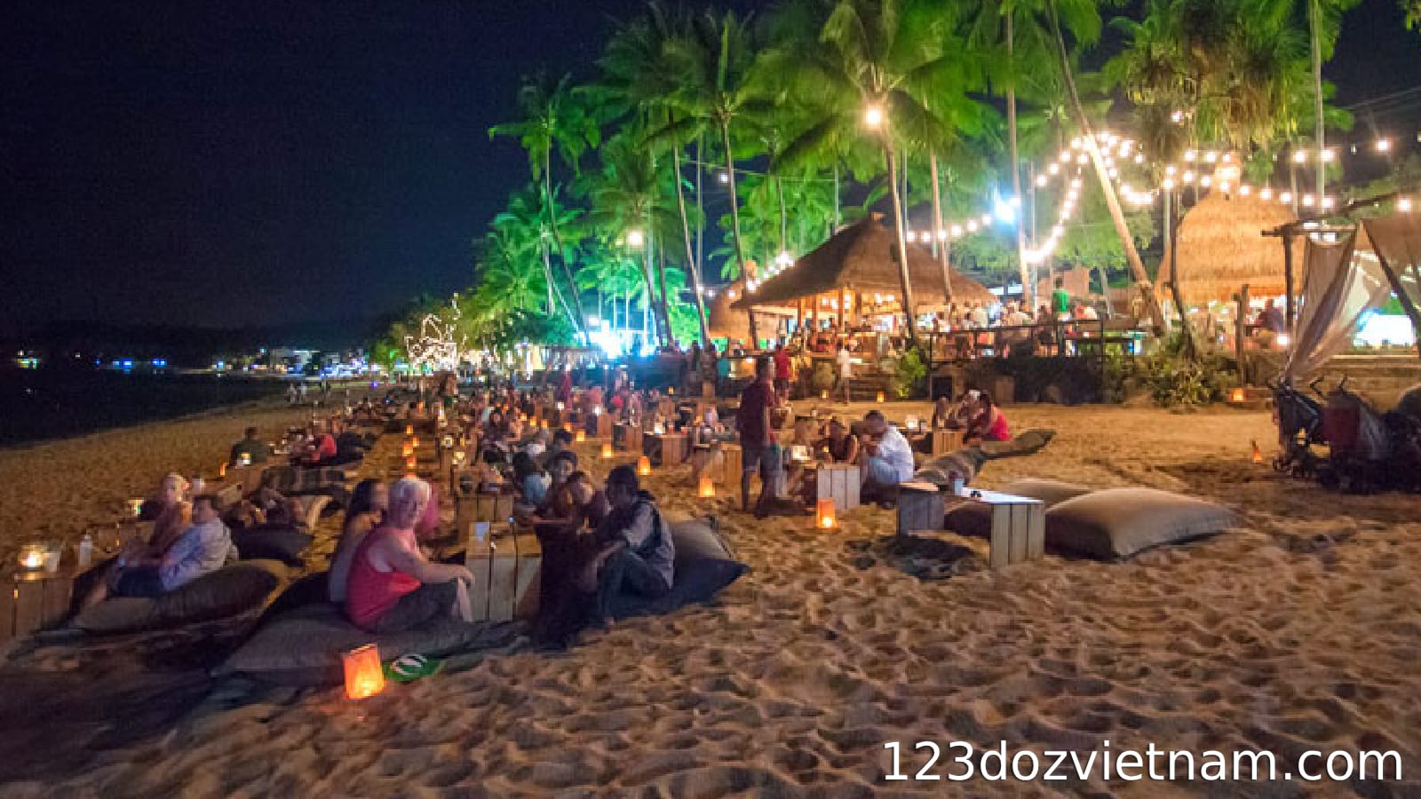 Take a stroll around Bai Chay beach in the evening