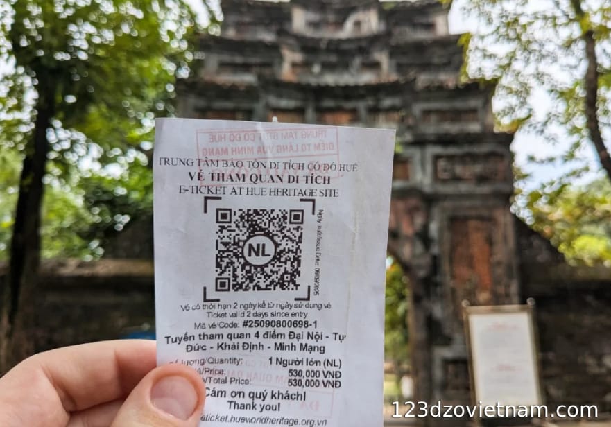 Tu Duc tomb entrance fee and opening hours