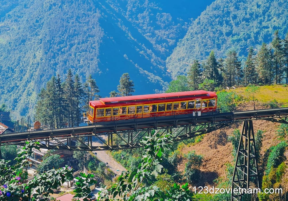 Why did I choose to take the Muong Hoa mountain railway?