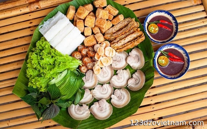 Bun dau mam tom (rice noodles with tofu and shrimp paste)