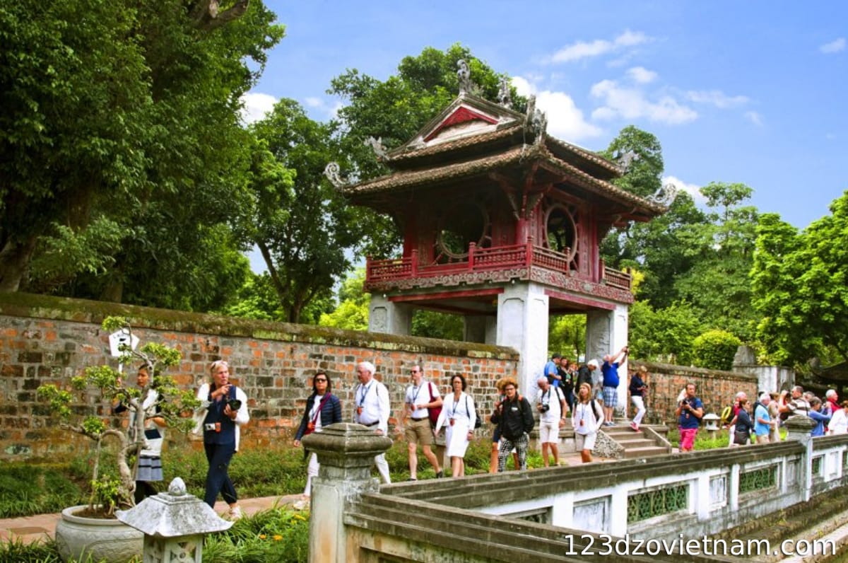 Should you travel independently or book a one-day Hanoi tour