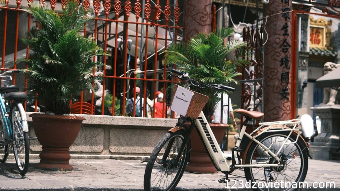 Electric bike rental prices start from only 40,000 VND/hour