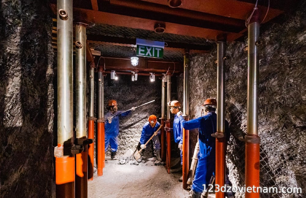 Coal mining tunnel (3rd floor)