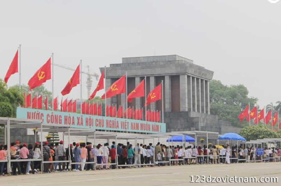 Filming and photography are not allowed inside the mausoleum