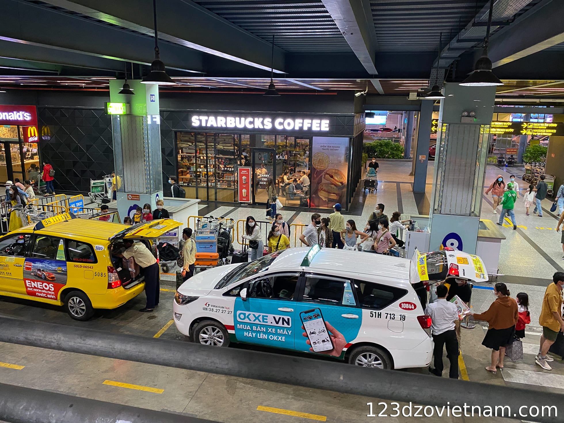 Notes for travelers when booking Grab at Tan Son Nhat Airport