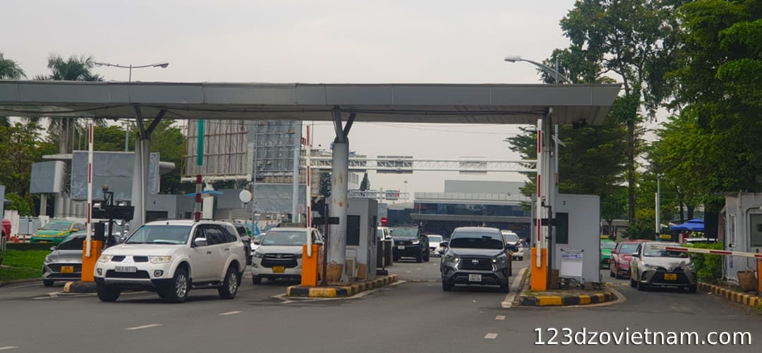 Toll fees at Tan Son Nhat Airport