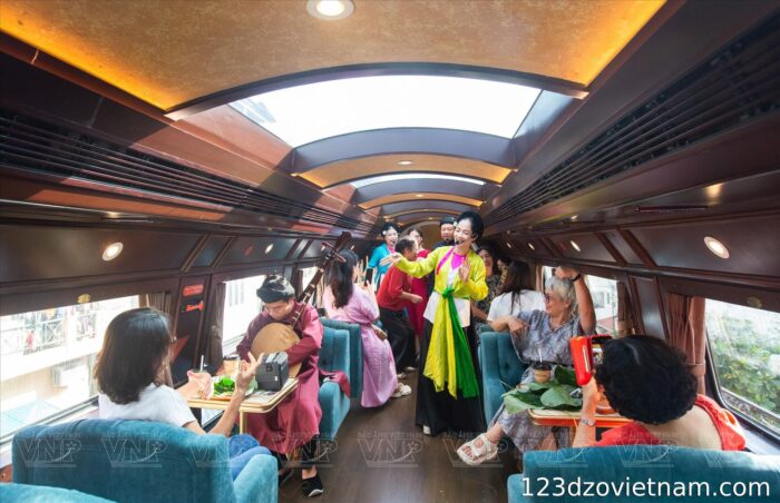 enjoy-folk-melodies-on-the-train
