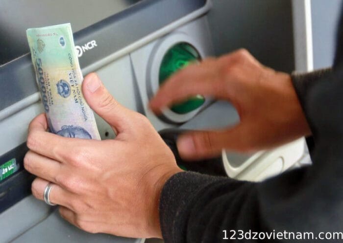 withdrawing-cash-at-atms-as-an-emergency-backup-plan