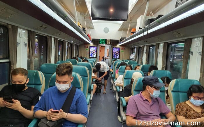 xperience-with-the-regular-hanoi-hai-phong-train