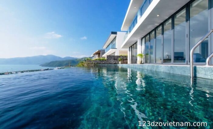 Swimming pool in Nha Trang private villa