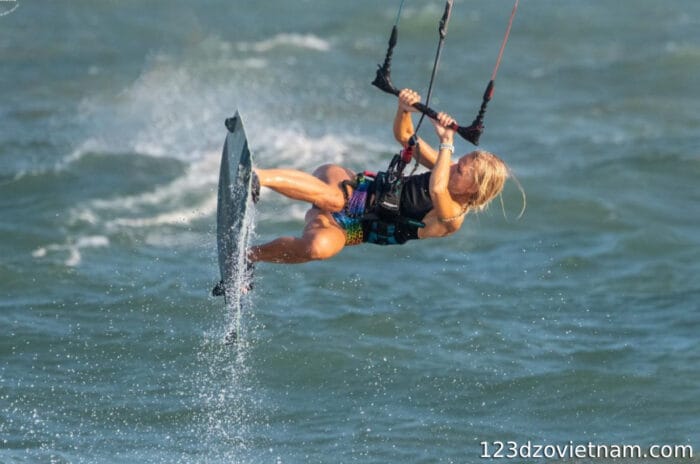 why-did-i-choose-mui-ne-to-try-kitesurfing (2)